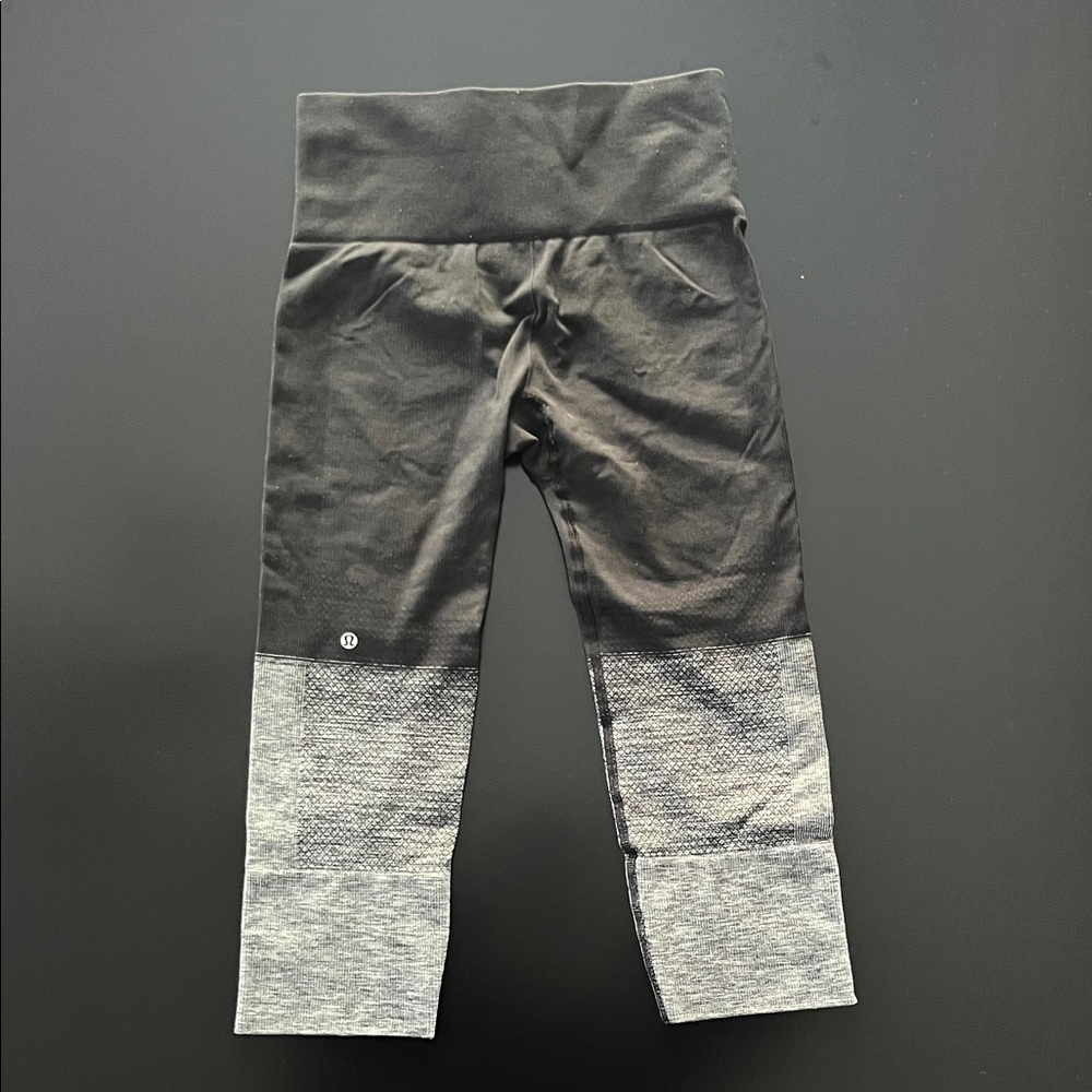 lululemon athletica wimen Charcoal and Heather Capri Leggings